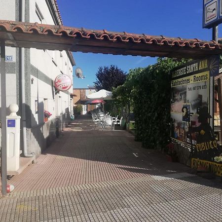 Albergue Santa Ana San Martin del Camino Bagian luar foto