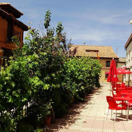 Albergue Santa Ana San Martin del Camino Bagian luar foto