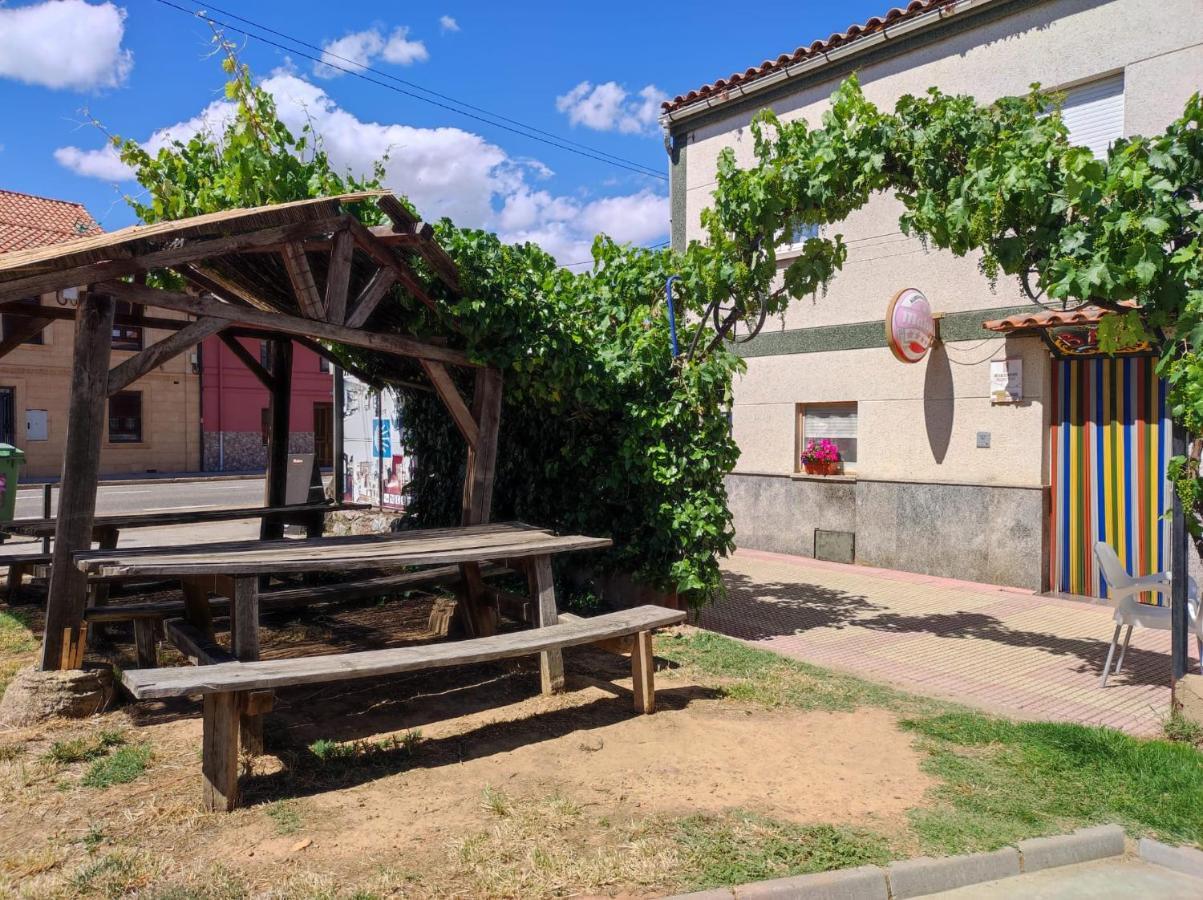 Albergue Santa Ana San Martin del Camino Bagian luar foto