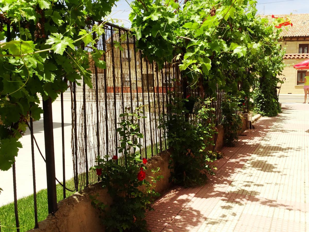 Albergue Santa Ana San Martin del Camino Bagian luar foto