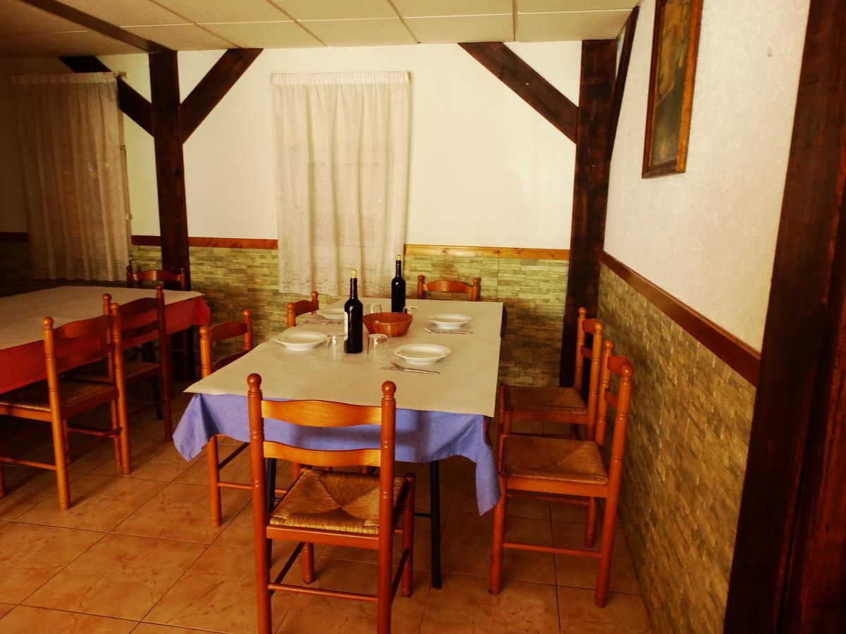 Albergue Santa Ana San Martin del Camino Bagian luar foto